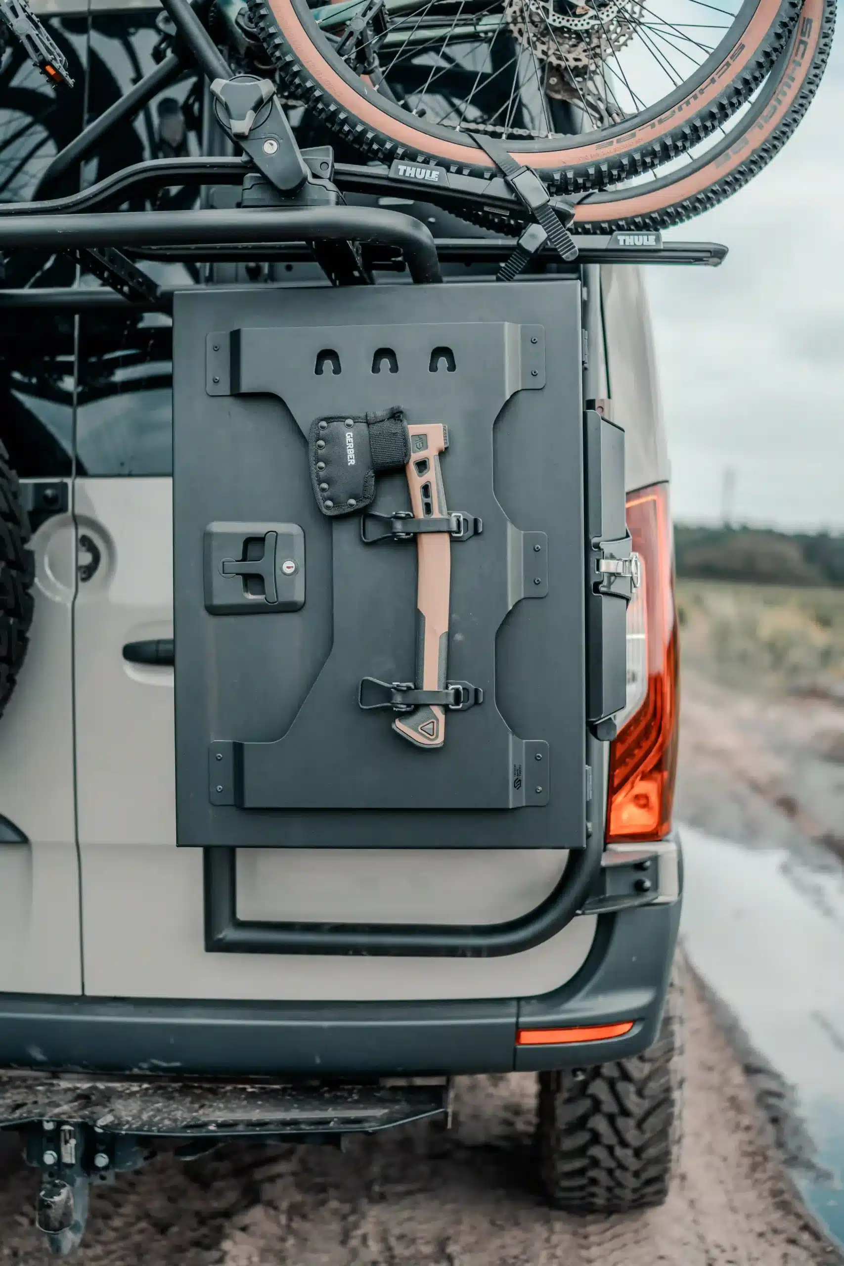 Cargo Box 700