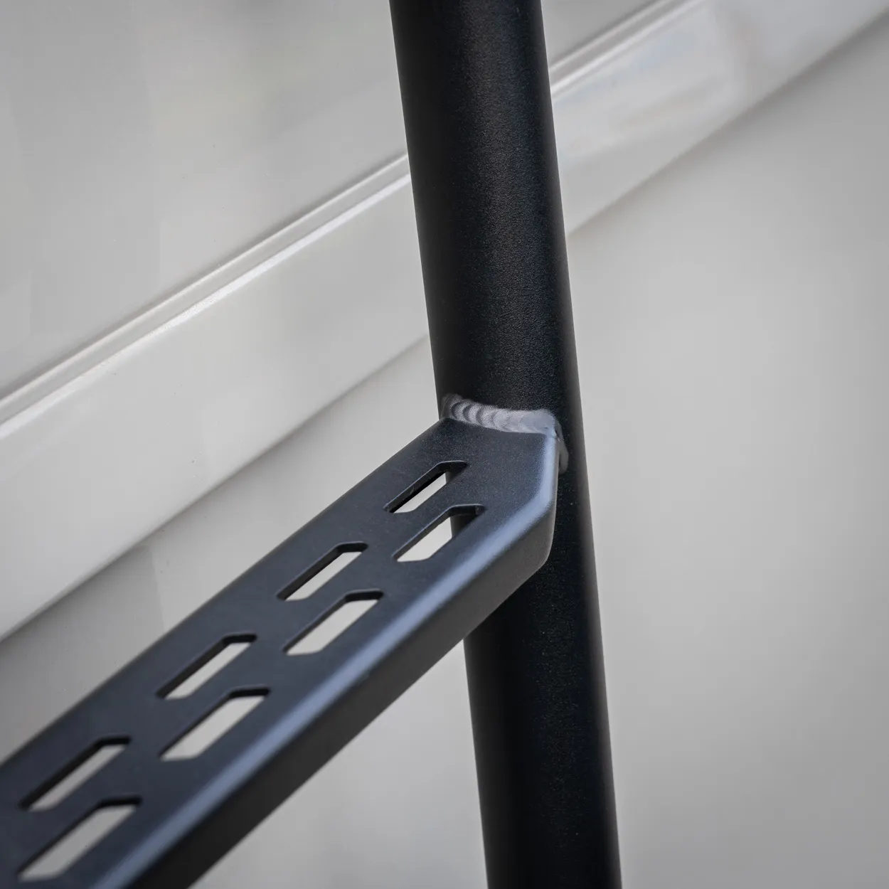 Side Ladder H2 - Image 13